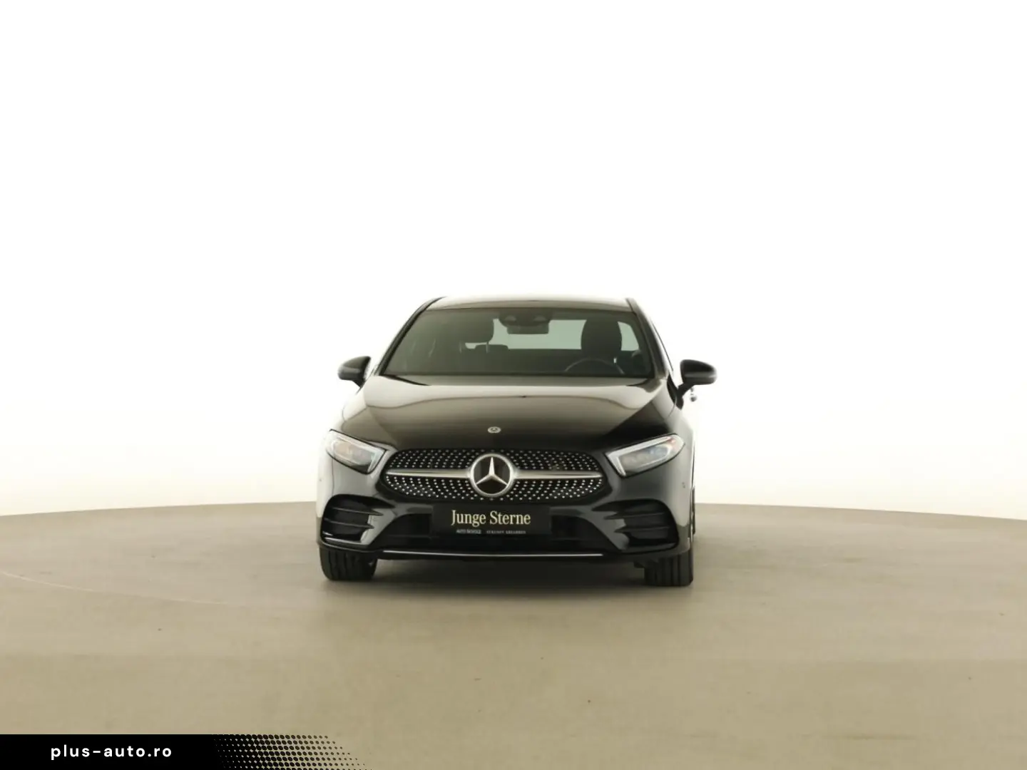 MERCEDES-BENZ A 250 e Limousine AMG AHK DISTR PANO MULTIBEAM