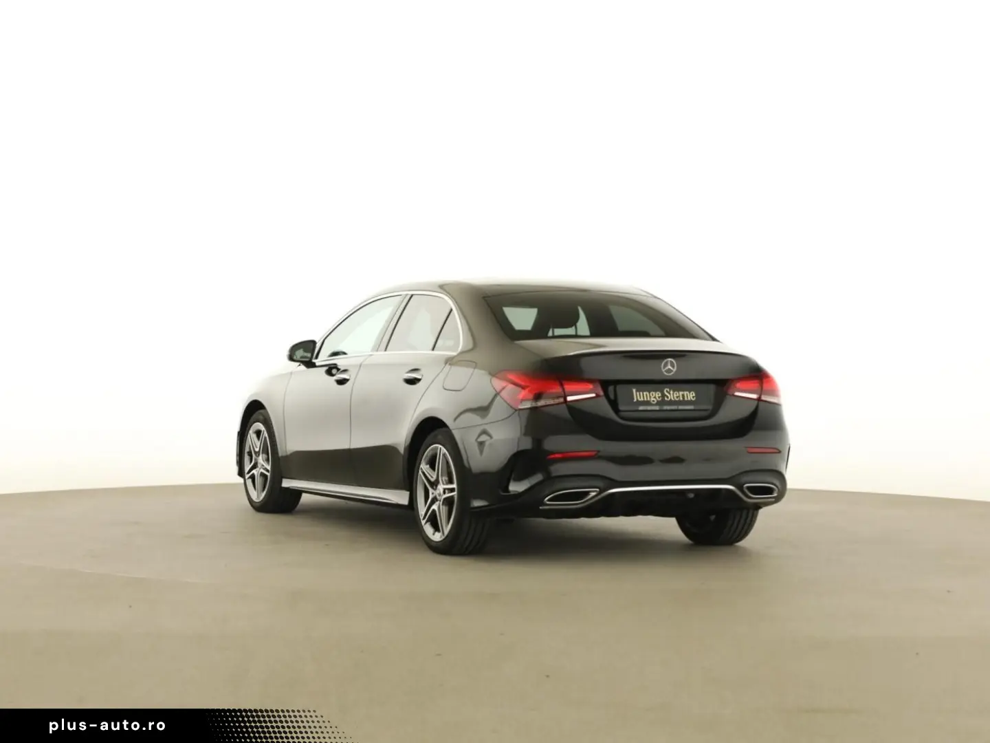 MERCEDES-BENZ A 250 e Limousine AMG AHK DISTR PANO MULTIBEAM