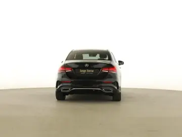 MERCEDES-BENZ A 250 e Limousine AMG AHK DISTR PANO MULTIBEAM