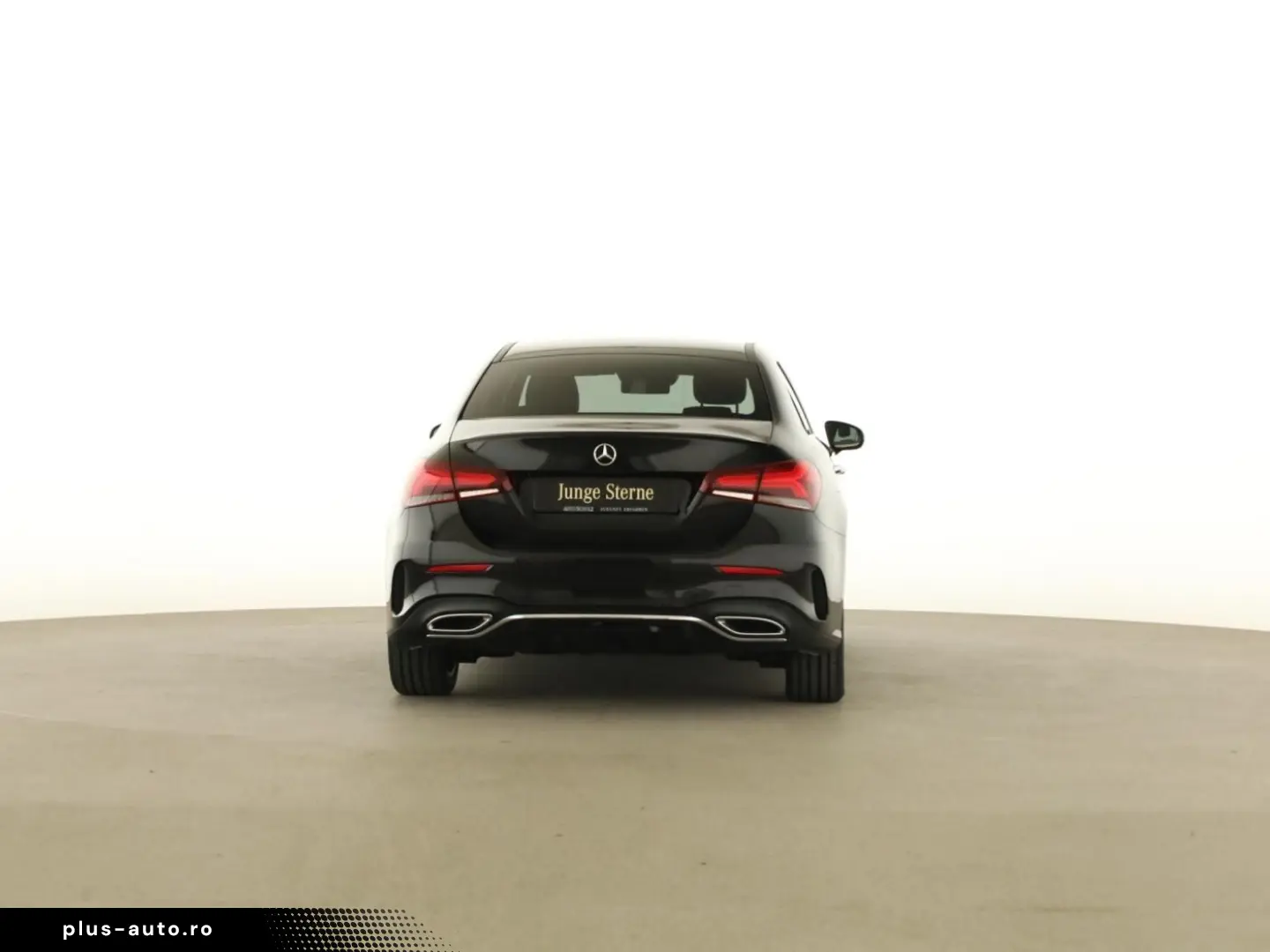 MERCEDES-BENZ A 250 e Limousine AMG AHK DISTR PANO MULTIBEAM