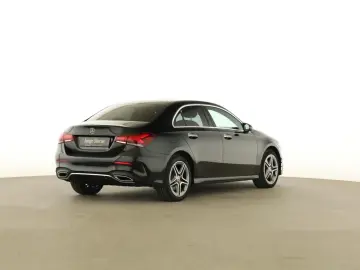 MERCEDES-BENZ A 250 e Limousine AMG AHK DISTR PANO MULTIBEAM