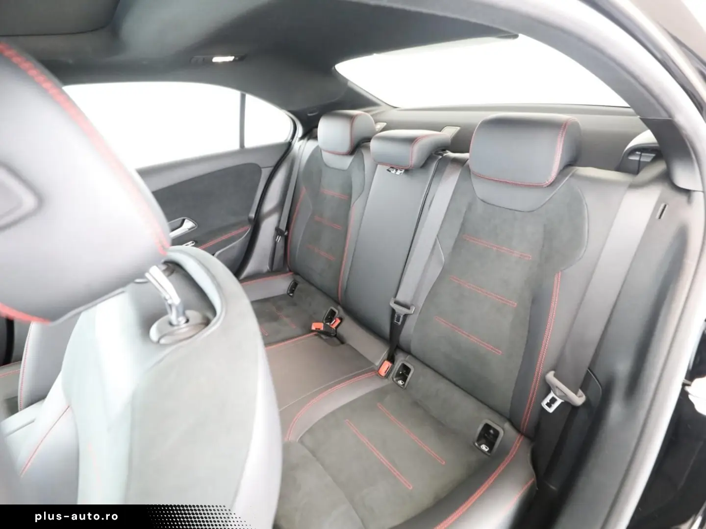 MERCEDES-BENZ A 250 e Limousine AMG AHK DISTR PANO MULTIBEAM