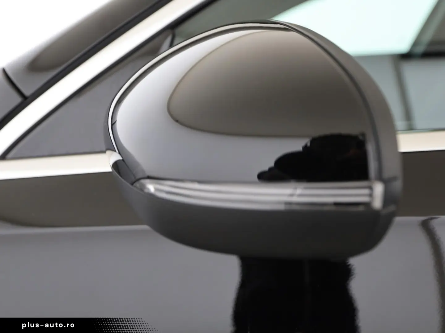 MERCEDES-BENZ A 250 e Limousine AMG AHK DISTR PANO MULTIBEAM