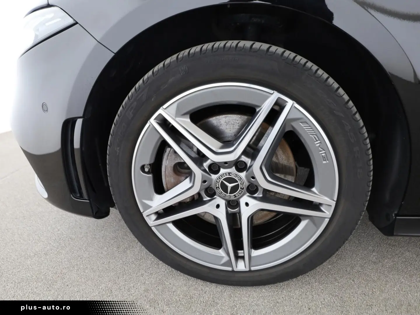 MERCEDES-BENZ A 250 e Limousine AMG AHK DISTR PANO MULTIBEAM