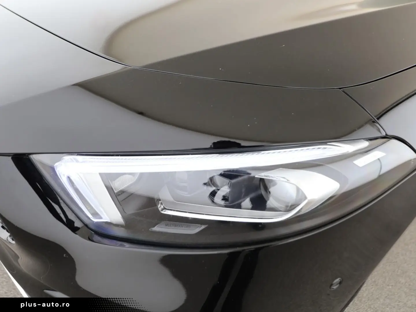 MERCEDES-BENZ A 250 e Limousine AMG AHK DISTR PANO MULTIBEAM