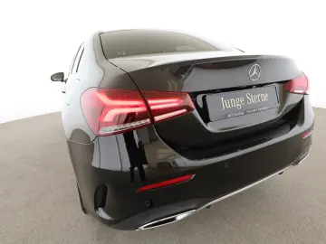 MERCEDES-BENZ A 250 e Limousine AMG AHK DISTR PANO MULTIBEAM