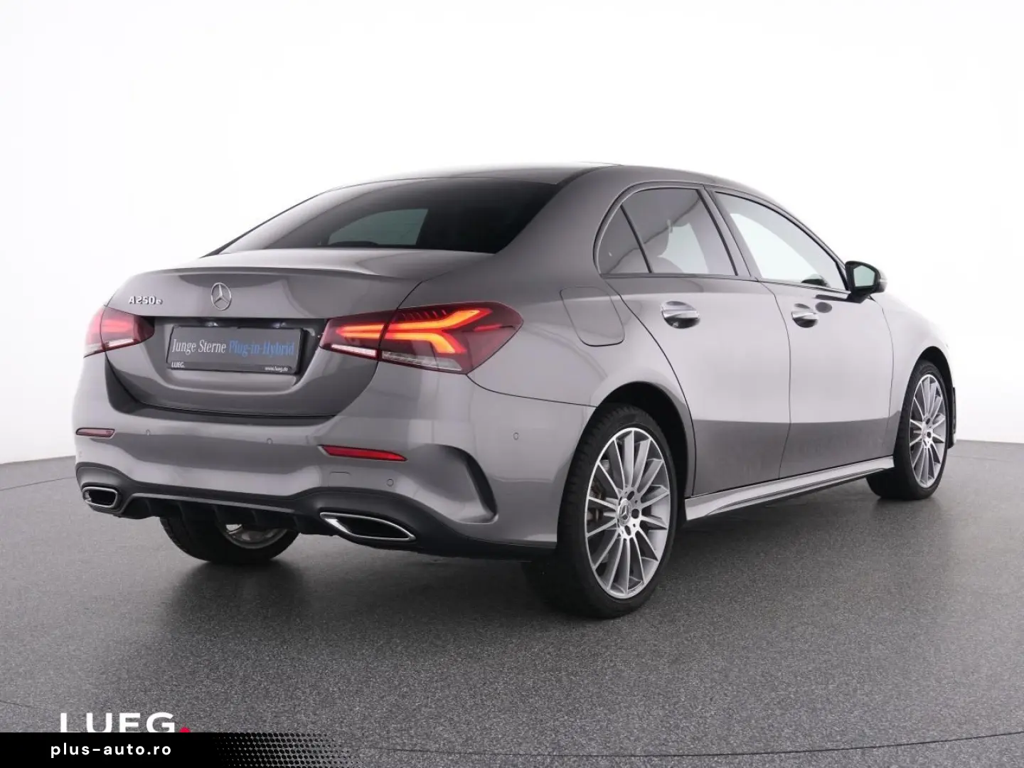 MERCEDES-BENZ A 250 e Lim AMG MBUXHighE Pano LED Night 19