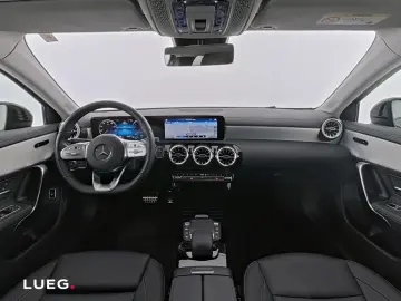 MERCEDES-BENZ A 250 e Lim AMG MBUXHighE Pano LED Night 19