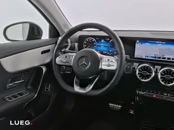 MERCEDES-BENZ A 250 e Lim AMG MBUXHighE Pano LED Night 19