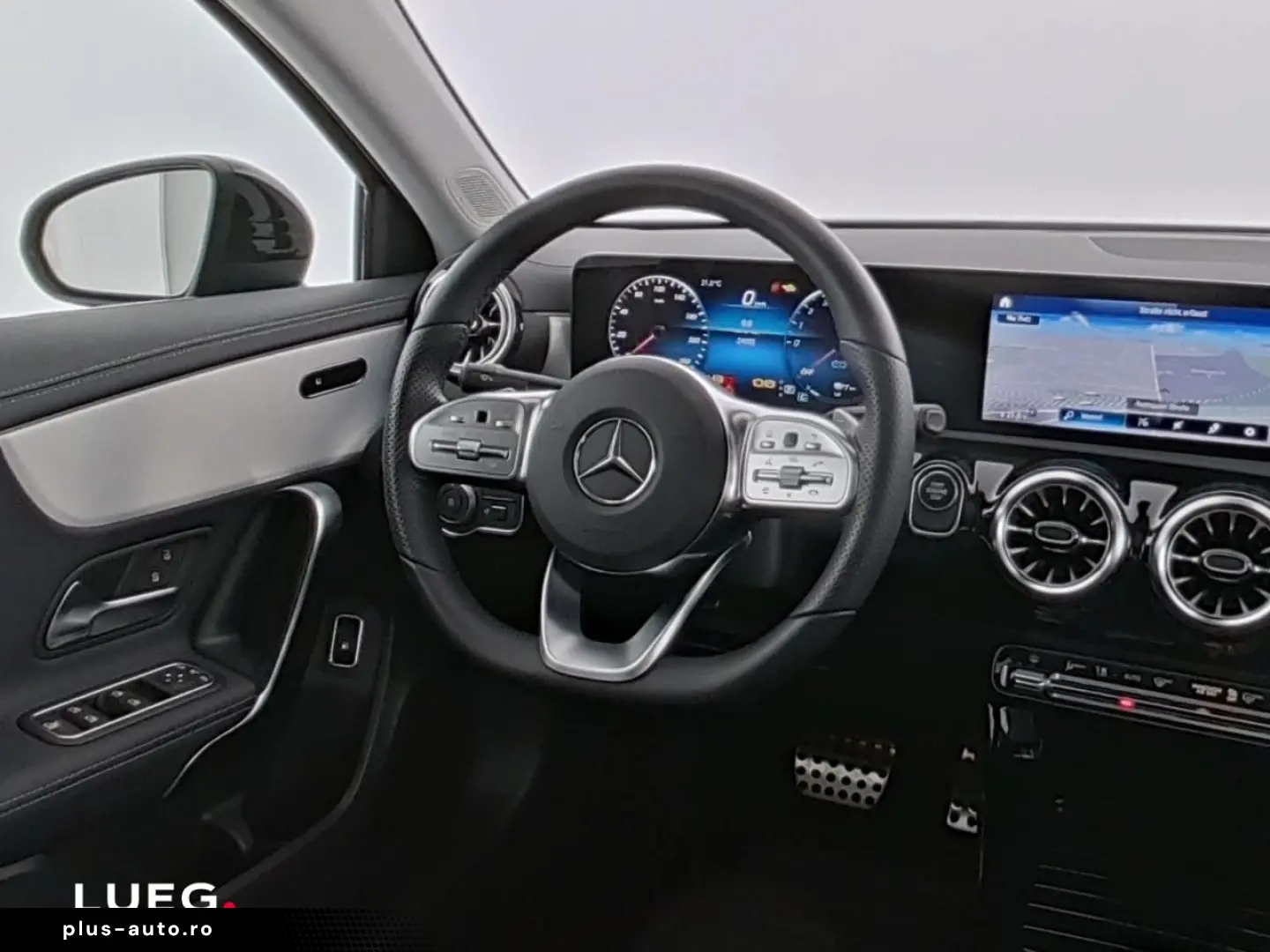 MERCEDES-BENZ A 250 e Lim AMG MBUXHighE Pano LED Night 19