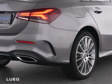 MERCEDES-BENZ A 250 e Lim AMG MBUXHighE Pano LED Night 19
