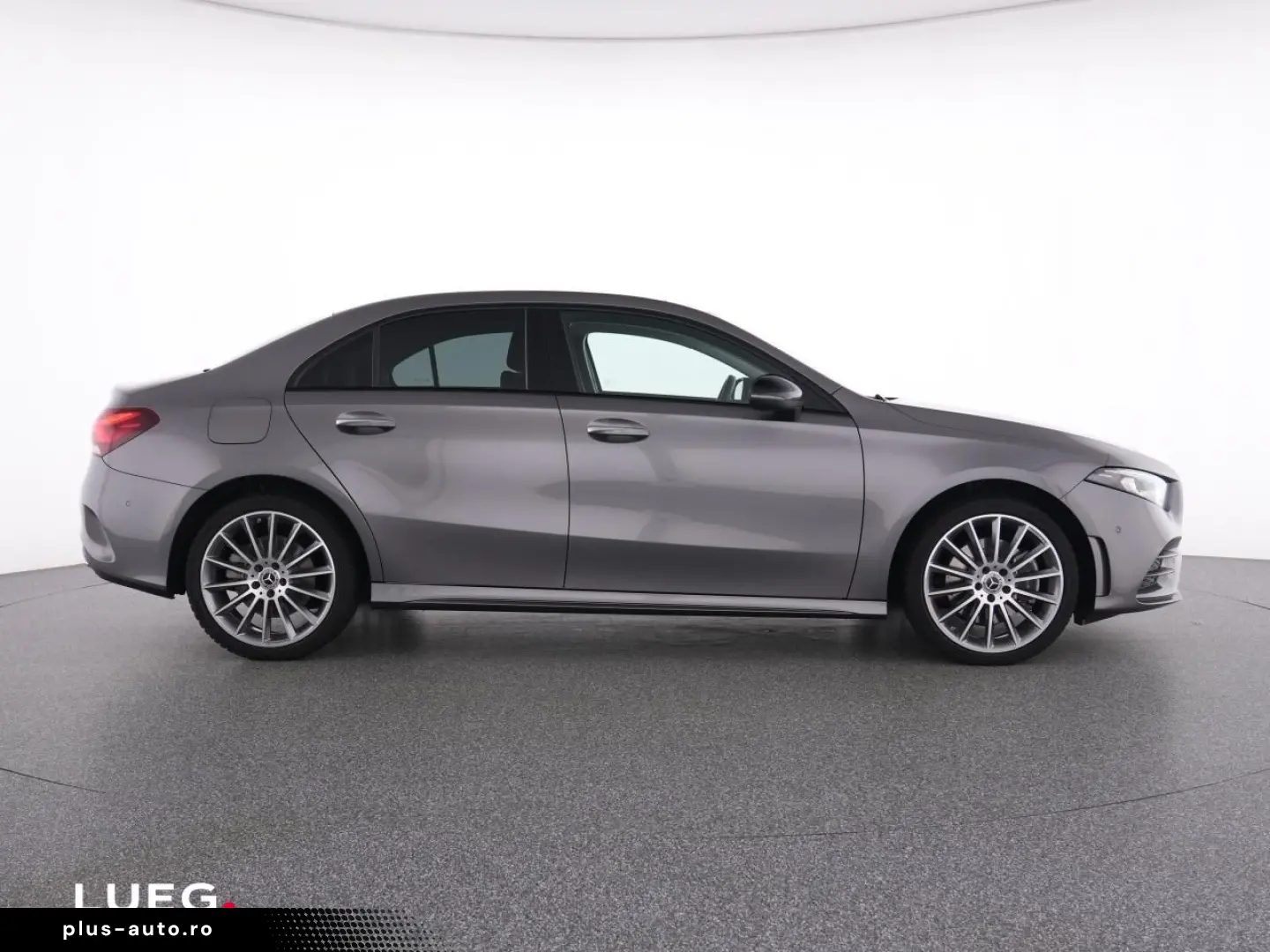 MERCEDES-BENZ A 250 e Lim AMG MBUXHighE Pano LED Night 19