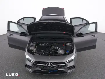 MERCEDES-BENZ A 250 e Lim AMG MBUXHighE Pano LED Night 19
