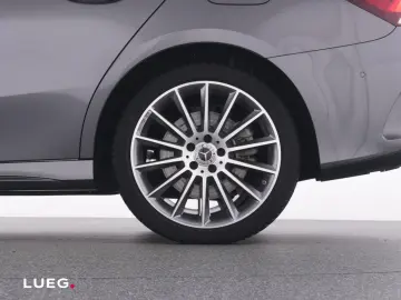 MERCEDES-BENZ A 250 e Lim AMG MBUXHighE Pano LED Night 19