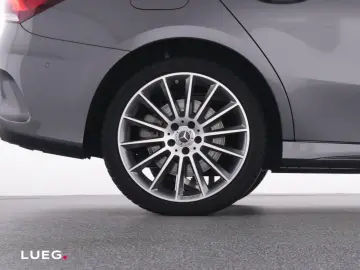 MERCEDES-BENZ A 250 e Lim AMG MBUXHighE Pano LED Night 19