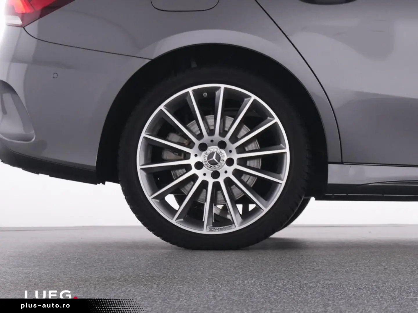 MERCEDES-BENZ A 250 e Lim AMG MBUXHighE Pano LED Night 19