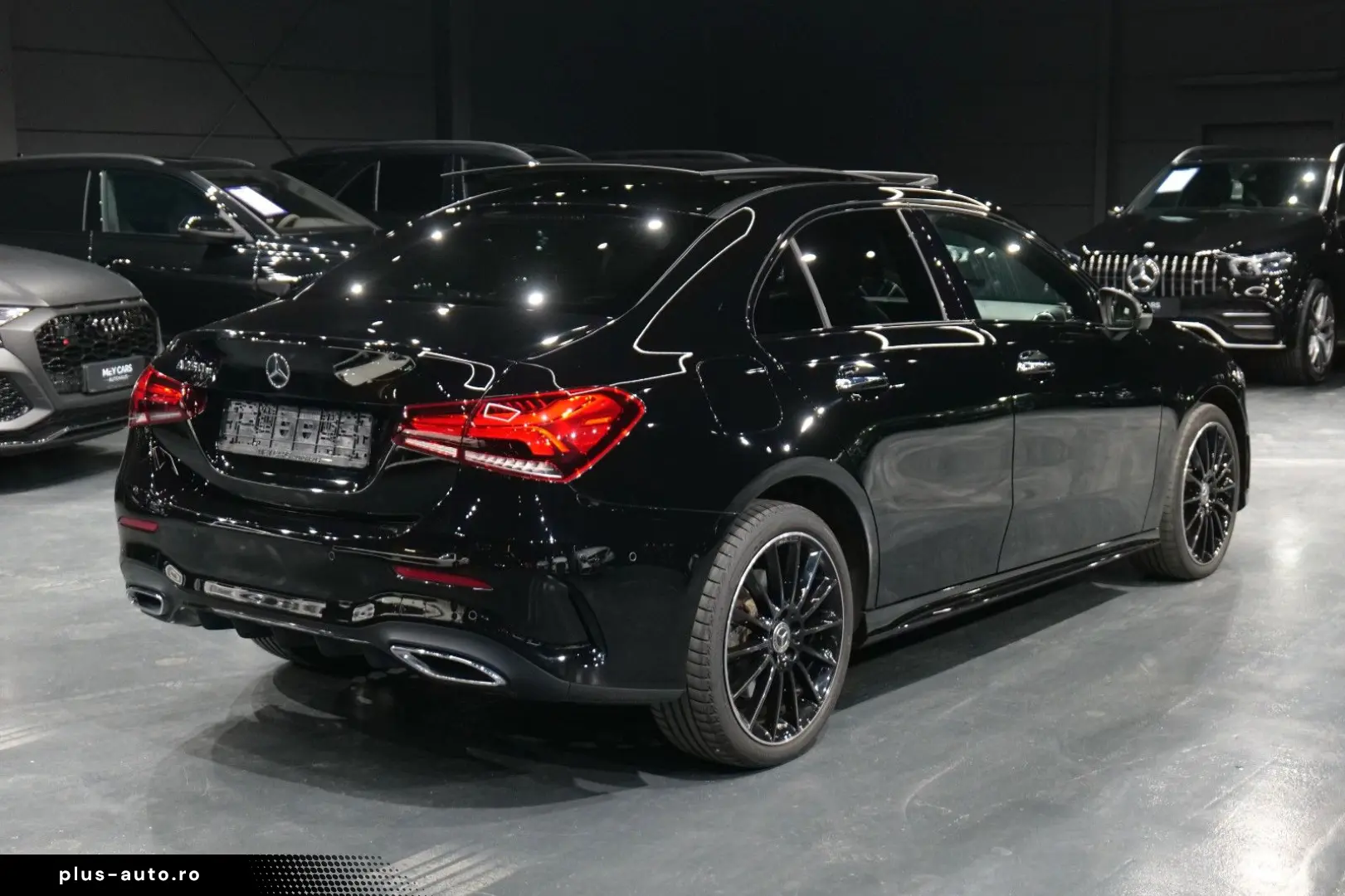 MERCEDES-BENZ A 250e Limousine AMG Sport Pano Night Kamera