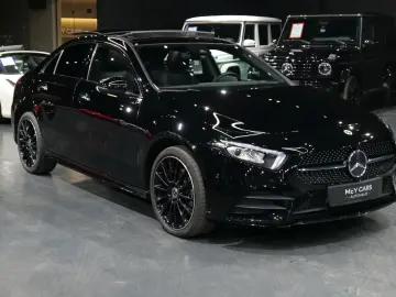 MERCEDES-BENZ A 250e Limousine AMG Sport Pano Night Kamera