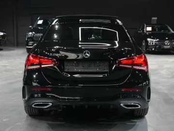 MERCEDES-BENZ A 250e Limousine AMG Sport Pano Night Kamera