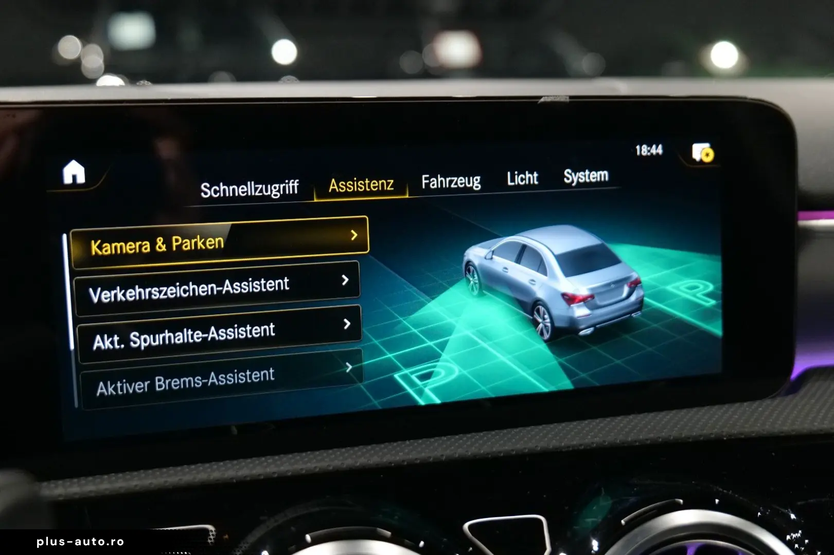 MERCEDES-BENZ A 250e Limousine AMG Sport Pano Night Kamera