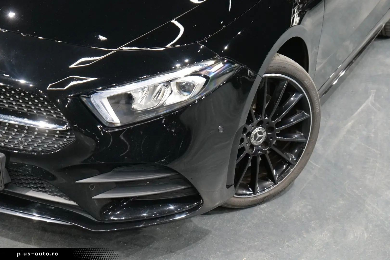 MERCEDES-BENZ A 250e Limousine AMG Sport Pano Night Kamera