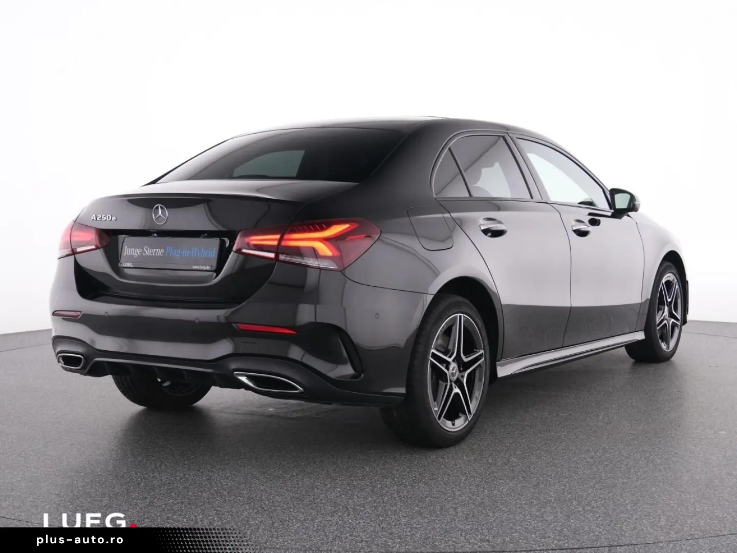 MERCEDES-BENZ A 250 e Lim AMG MBUX Pano MBeam KeylG 360