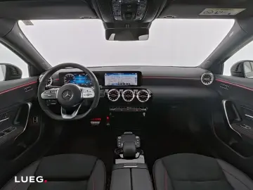 MERCEDES-BENZ A 250 e Lim AMG MBUX Pano MBeam KeylG 360