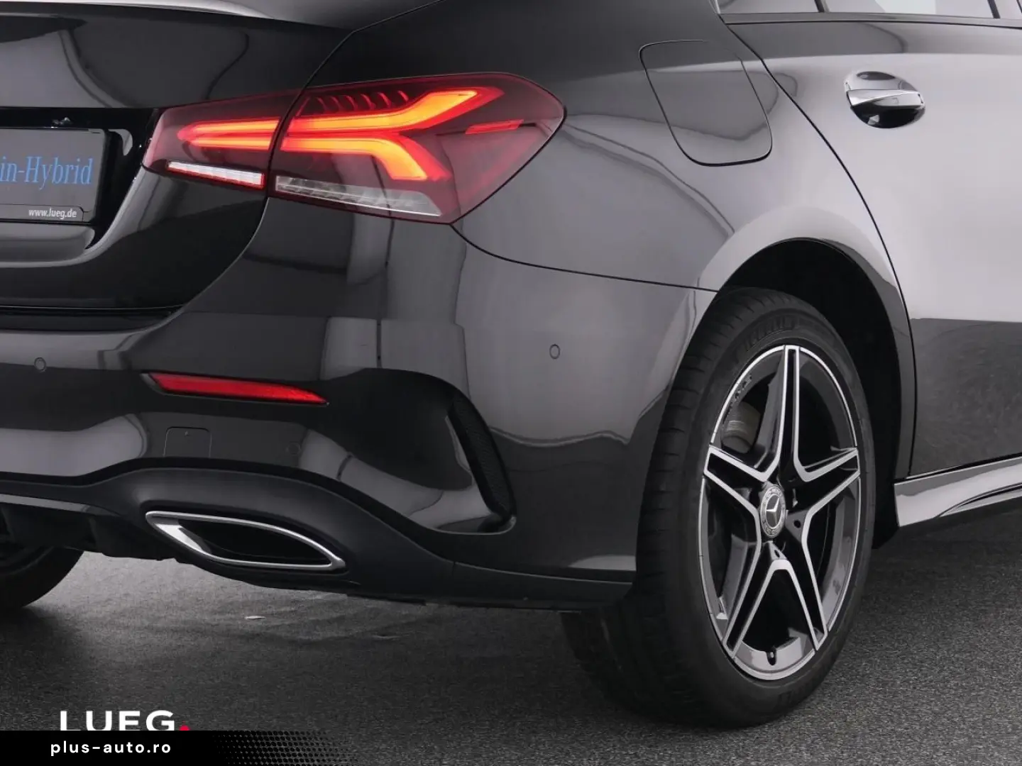 MERCEDES-BENZ A 250 e Lim AMG MBUX Pano MBeam KeylG 360