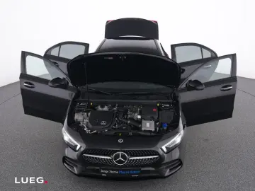 MERCEDES-BENZ A 250 e Lim AMG MBUX Pano MBeam KeylG 360