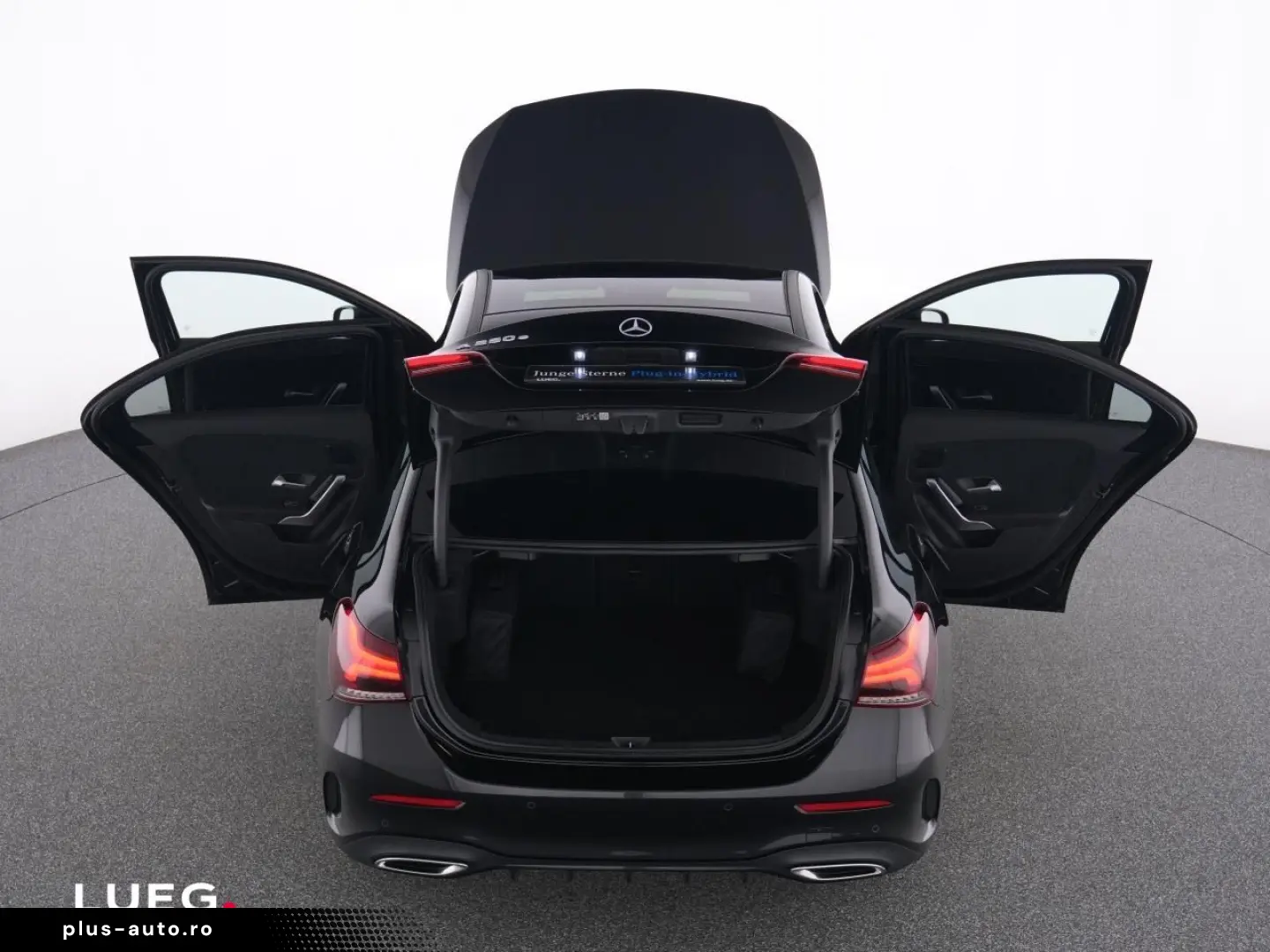 MERCEDES-BENZ A 250 e Lim AMG MBUX Pano MBeam KeylG 360