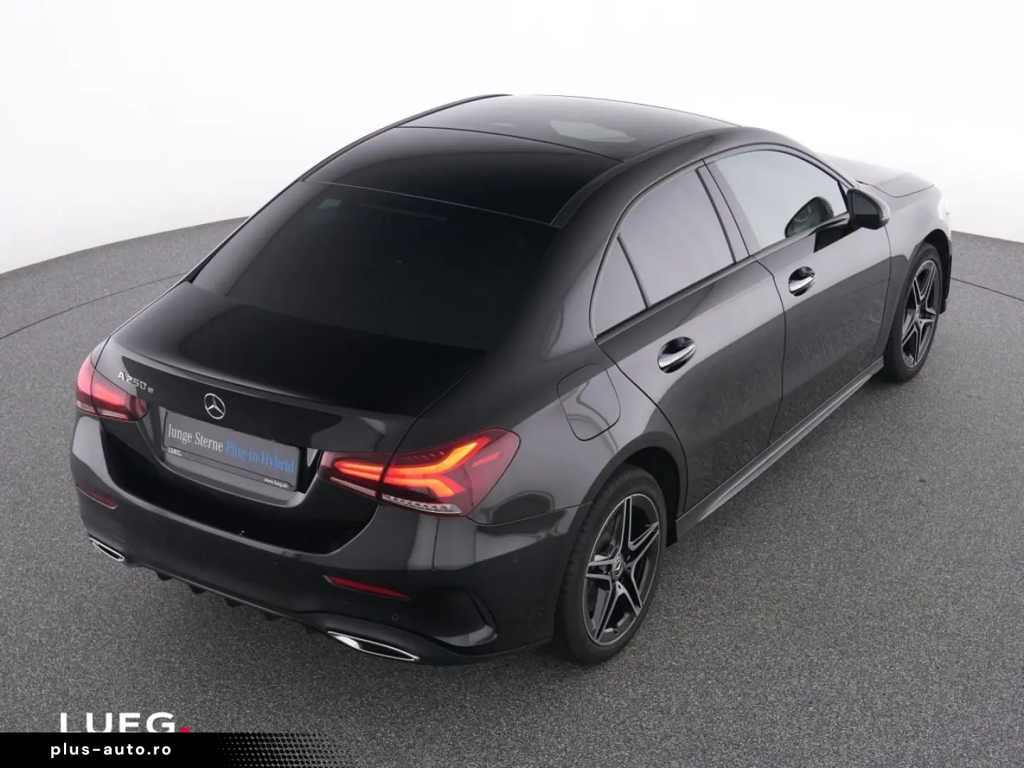 MERCEDES-BENZ A 250 e Lim AMG MBUX Pano MBeam KeylG 360