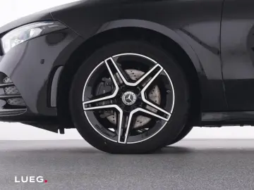 MERCEDES-BENZ A 250 e Lim AMG MBUX Pano MBeam KeylG 360