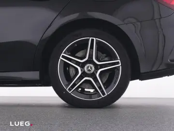 MERCEDES-BENZ A 250 e Lim AMG MBUX Pano MBeam KeylG 360