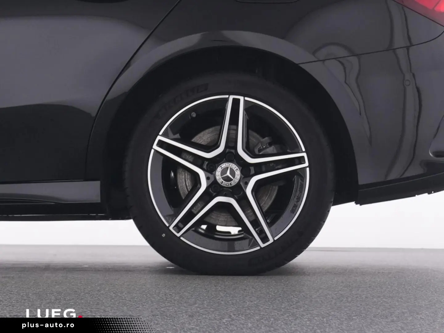 MERCEDES-BENZ A 250 e Lim AMG MBUX Pano MBeam KeylG 360