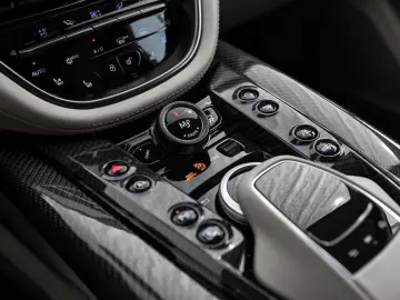 Aston Martin DBX 4.0 V8 DBX707