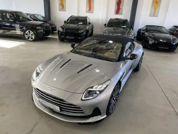 ASTON MARTIN DB12 Volante Q-Special Paint