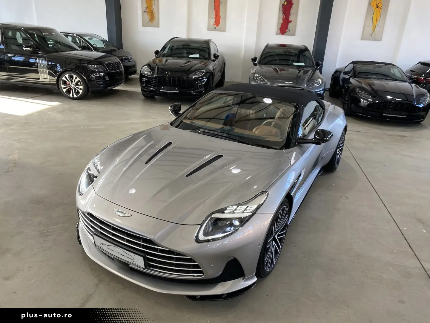 ASTON MARTIN DB12 Volante Q-Special Paint