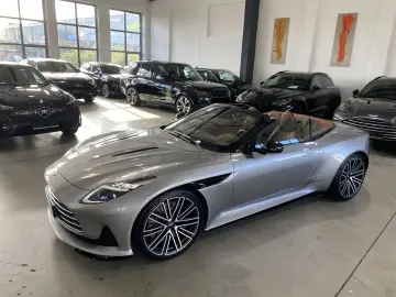 ASTON MARTIN DB12 Volante Q-Special Paint