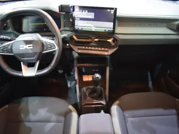 DACIA DUSTER 1.2 TCe MHEV 130CP Extreme 4X4