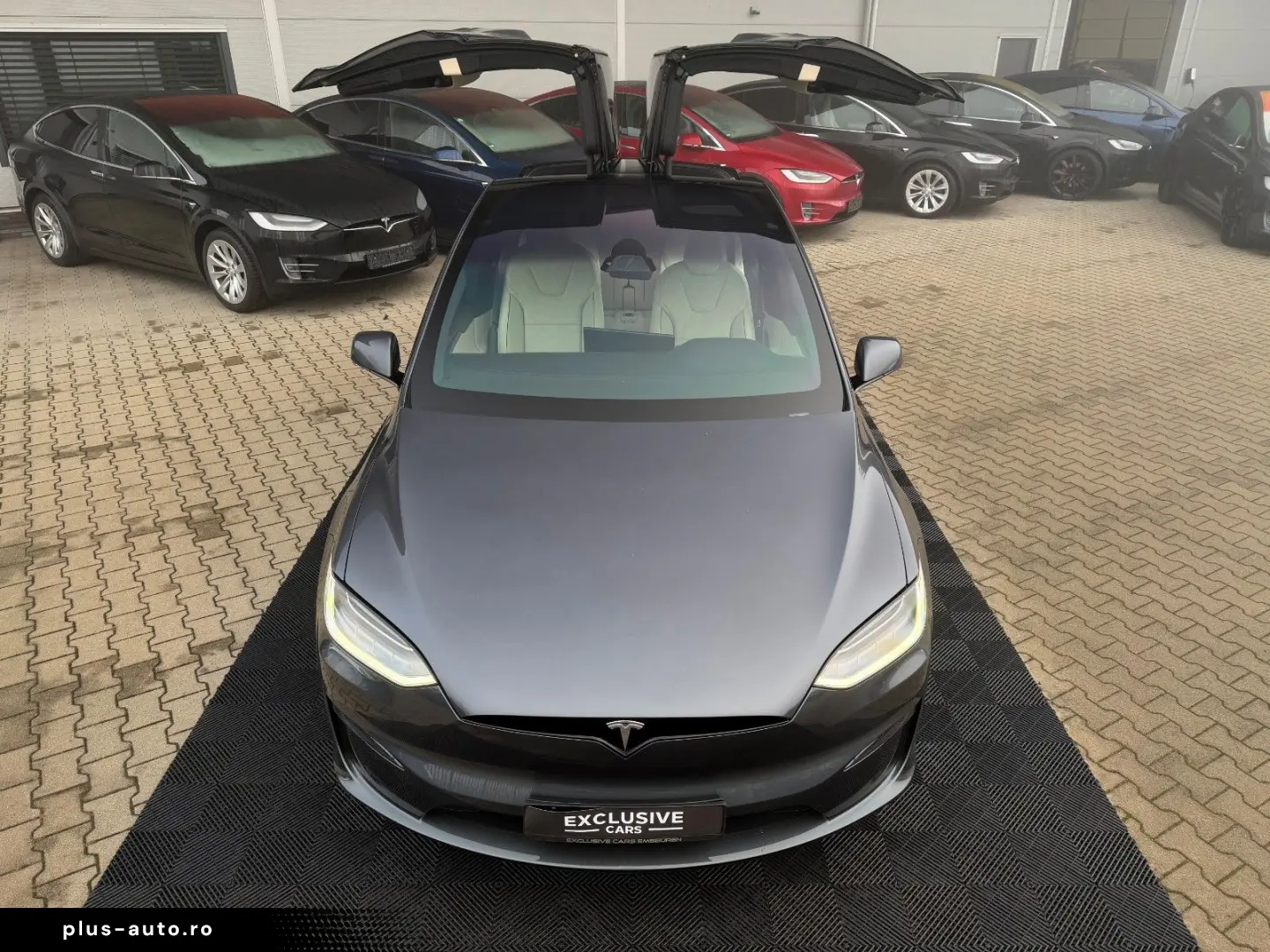 TESLA MODEL X PLAID   HARWARE 4   YOKE   6SEAT   22