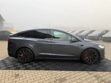 TESLA MODEL X PLAID   HARWARE 4   YOKE   6SEAT   22