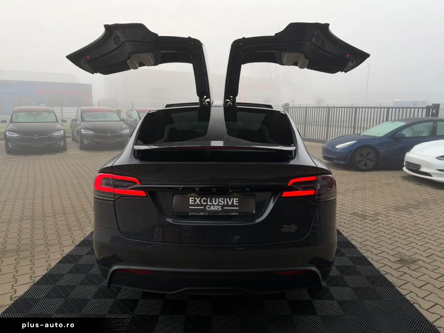 TESLA MODEL X PLAID   HARWARE 4   YOKE   6SEAT   22