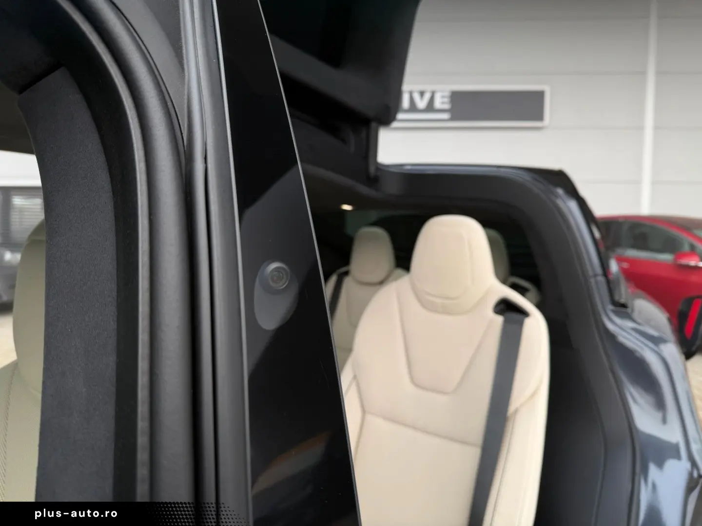 TESLA MODEL X PLAID   HARWARE 4   YOKE   6SEAT   22