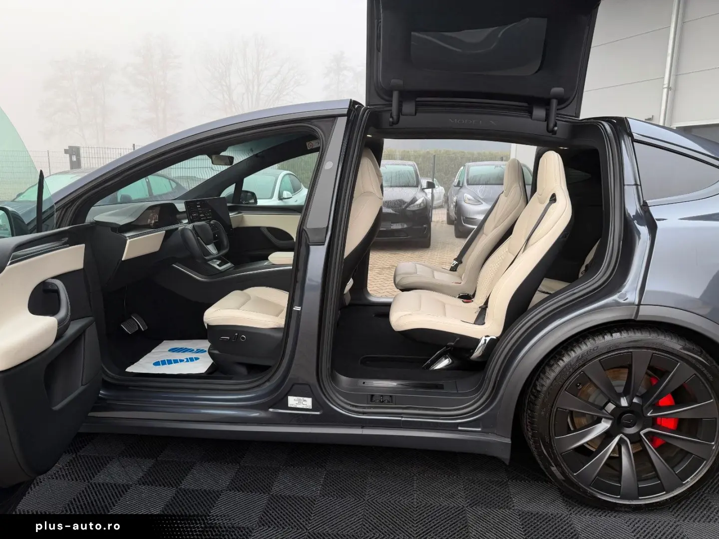 TESLA MODEL X PLAID   HARWARE 4   YOKE   6SEAT   22