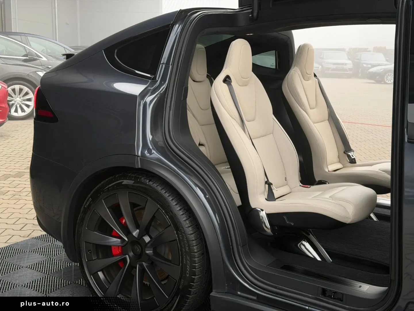 TESLA MODEL X PLAID   HARWARE 4   YOKE   6SEAT   22