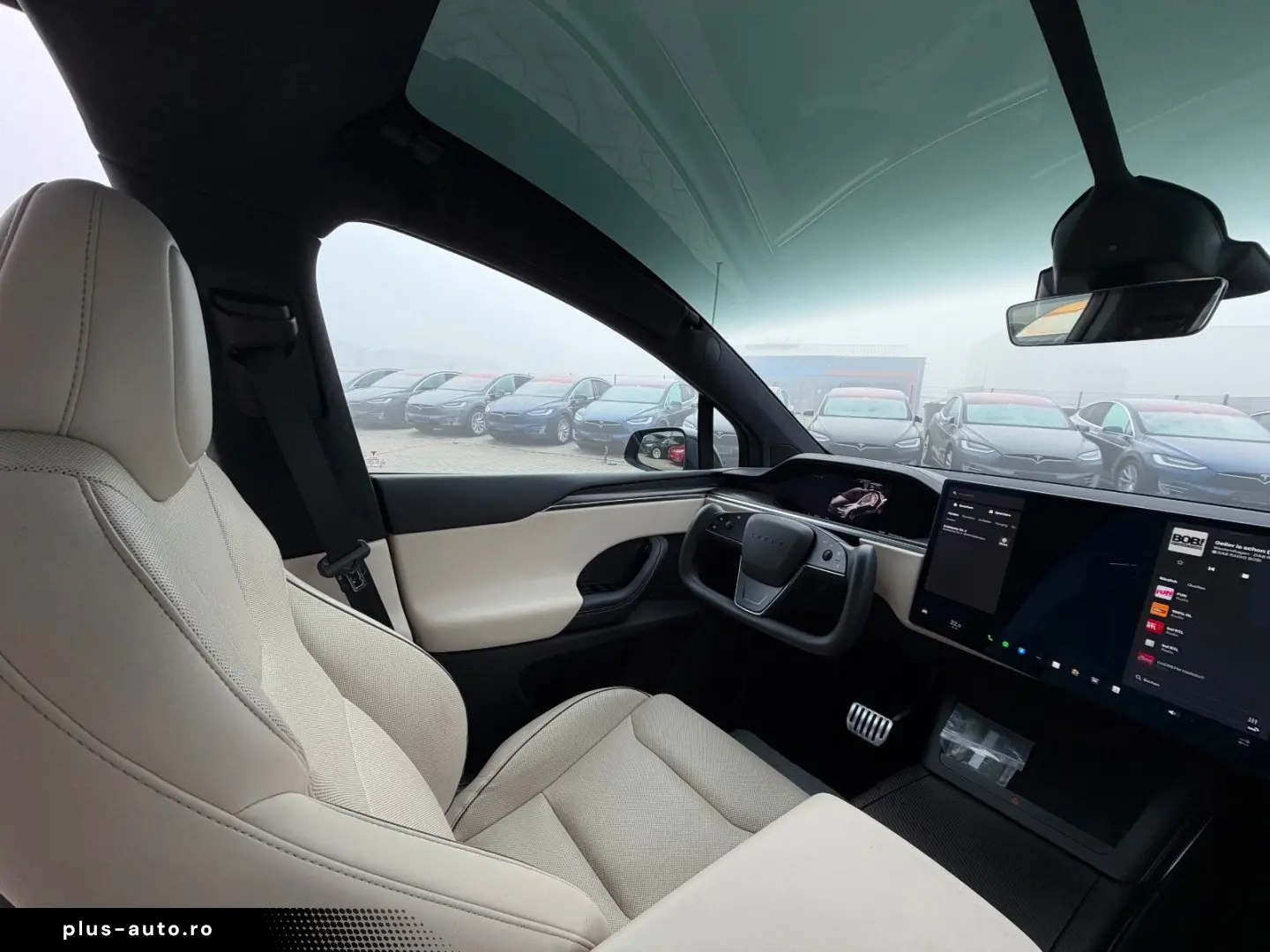 TESLA MODEL X PLAID   HARWARE 4   YOKE   6SEAT   22