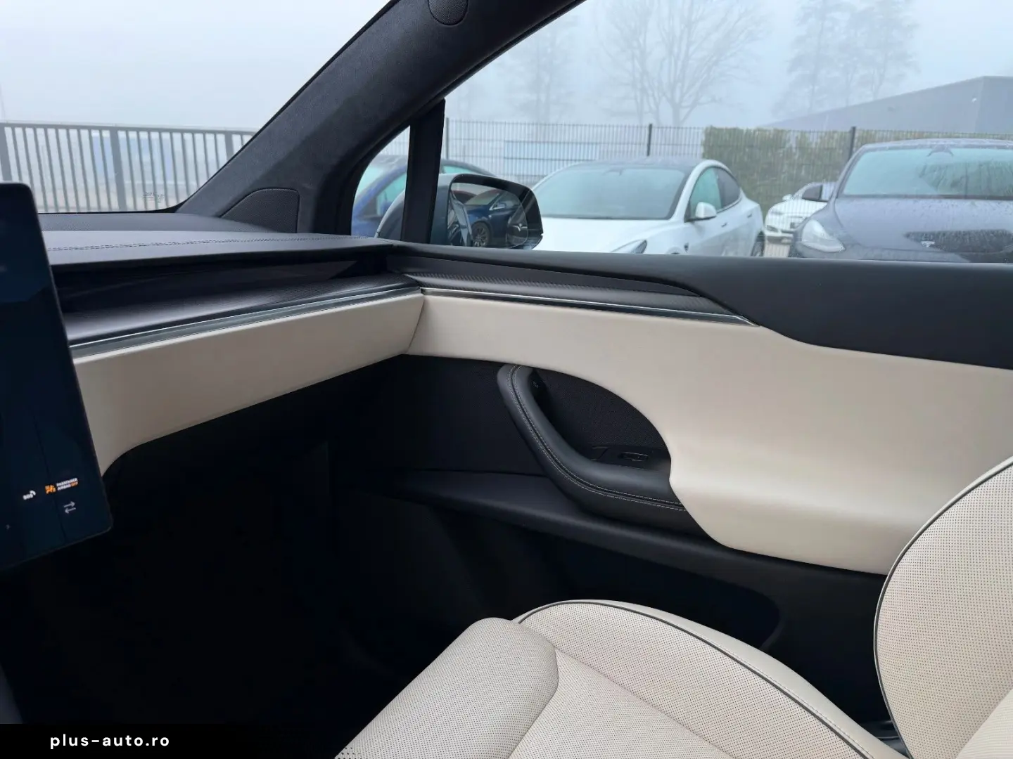 TESLA MODEL X PLAID   HARWARE 4   YOKE   6SEAT   22