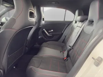 MERCEDES-BENZ A 180 AMG LINE