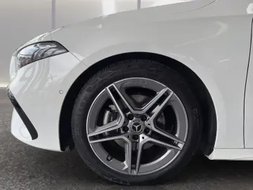 MERCEDES-BENZ A 180 AMG LINE
