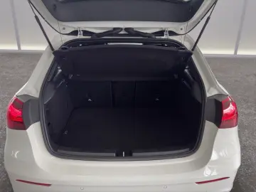 MERCEDES-BENZ A 180 AMG LINE